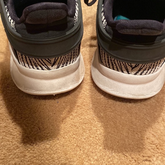 Adidas Athletic shoes - Picture 4 of 9